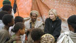 Rendez-vous en terre inconnue Adriana Karembeu chez les Amharas