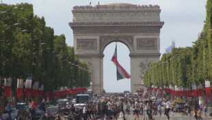 Champs-Elysées, la folie des grandeurs