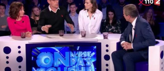 JOLIE ROUQUINE GROSSE FAN DE PINES Du lubrifiant entre ses grosses fesses et une grosse bite dans le cul